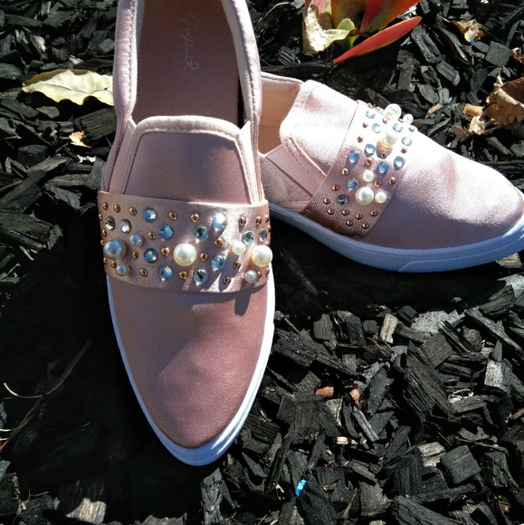 Last 1 HOST PICK NIB  Slip-on Blush Sneakers - Picture 3 of 8